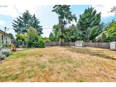 1890 Regina Street Eugene OR 97402
