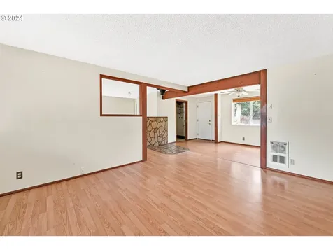1890 Regina Street Eugene OR 97402
