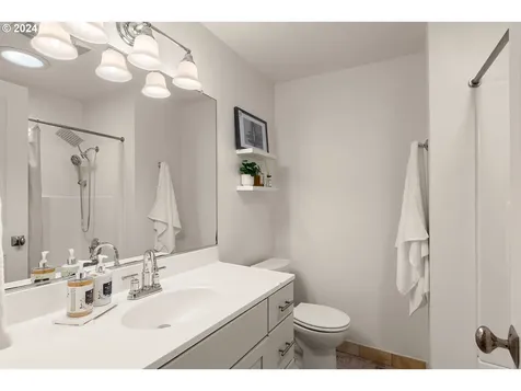 5271 Chinook Court Lake Oswego OR 97035