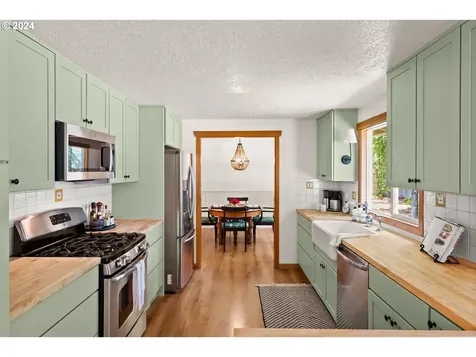 5271 Chinook Court Lake Oswego OR 97035