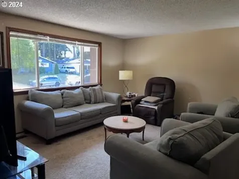 927 Travis Avenue Eugene OR 97404