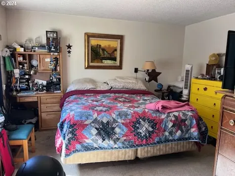 927 Travis Avenue Eugene OR 97404