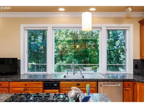 10707 S Southridge Drive Portland OR 97219