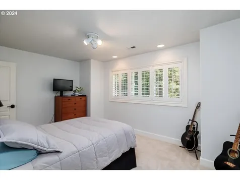 10707 S Southridge Drive Portland OR 97219