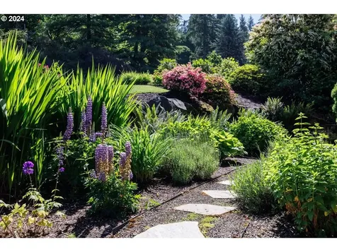 10707 S Southridge Drive Portland OR 97219