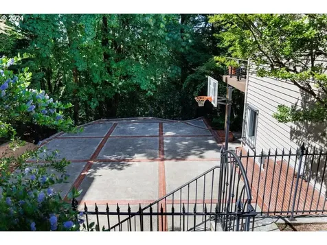 10707 S Southridge Drive Portland OR 97219