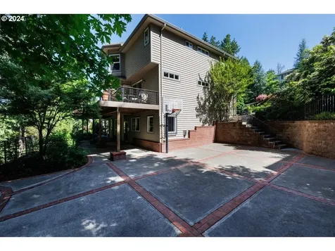 10707 S Southridge Drive Portland OR 97219