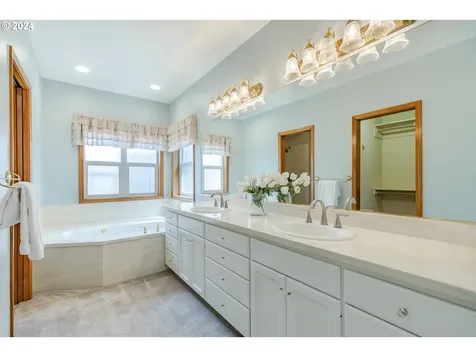 3322 Winchester Way Eugene OR 97401