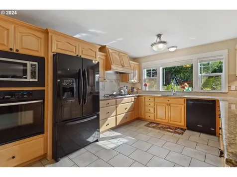 1320 NE 160th Avenue Portland OR 97230