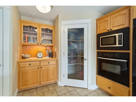 1320 NE 160th Avenue Portland OR 97230