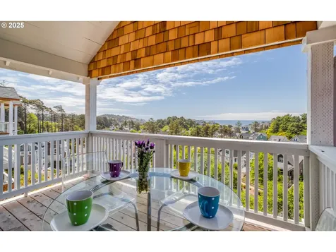 2569 SW Coral Avenue Lincoln City OR 97367