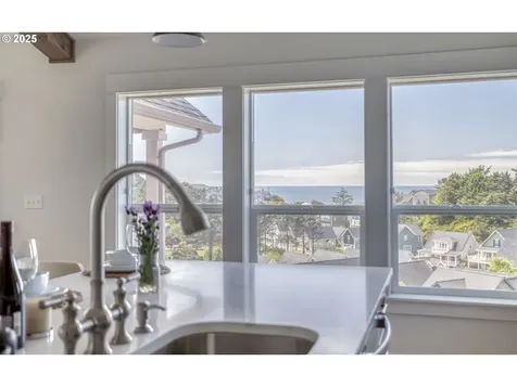 2569 SW Coral Avenue Lincoln City OR 97367