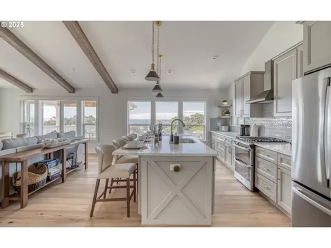 2569 SW Coral Avenue Lincoln City OR 97367