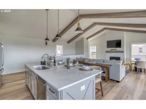 2569 SW Coral Avenue Lincoln City OR 97367