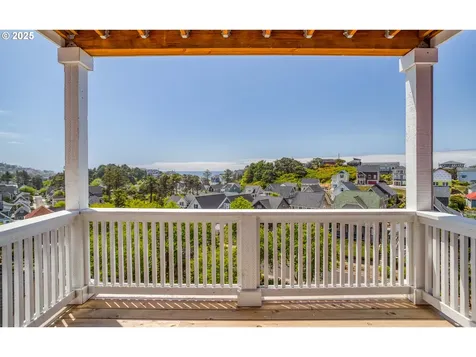 2569 SW Coral Avenue Lincoln City OR 97367