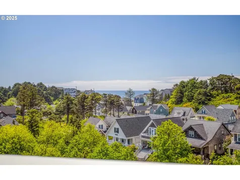 2569 SW Coral Avenue Lincoln City OR 97367