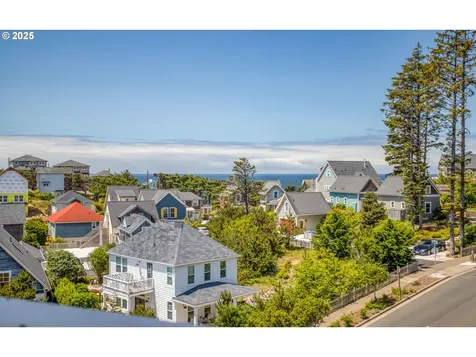2569 SW Coral Avenue Lincoln City OR 97367
