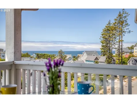 2569 SW Coral Avenue Lincoln City OR 97367