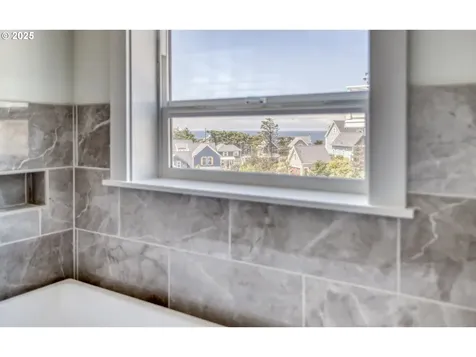 2569 SW Coral Avenue Lincoln City OR 97367