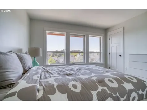 2569 SW Coral Avenue Lincoln City OR 97367
