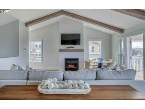 2569 SW Coral Avenue Lincoln City OR 97367