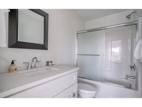 2569 SW Coral Avenue Lincoln City OR 97367