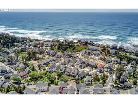 2569 SW Coral Avenue Lincoln City OR 97367