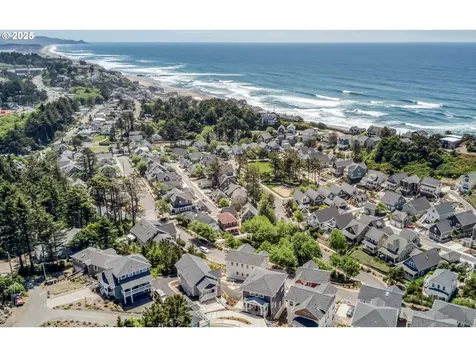 2569 SW Coral Avenue Lincoln City OR 97367