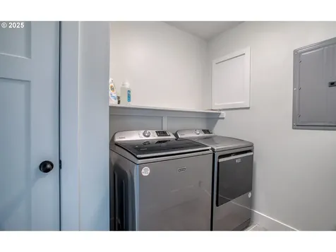 2569 SW Coral Avenue Lincoln City OR 97367