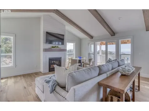 2569 SW Coral Avenue Lincoln City OR 97367