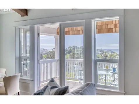 2569 SW Coral Avenue Lincoln City OR 97367