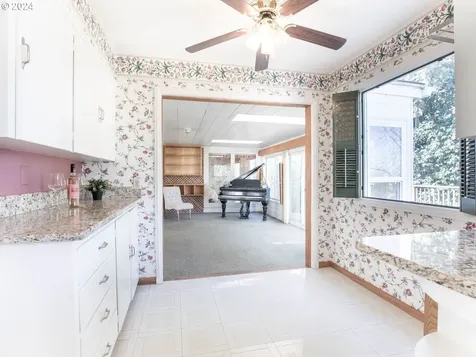 2642 Central Boulevard Eugene OR 97403