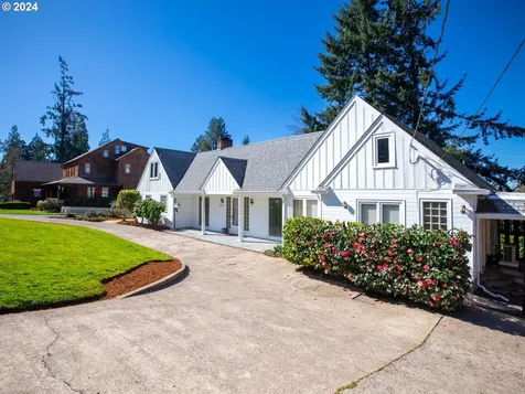 2642 Central Boulevard Eugene OR 97403