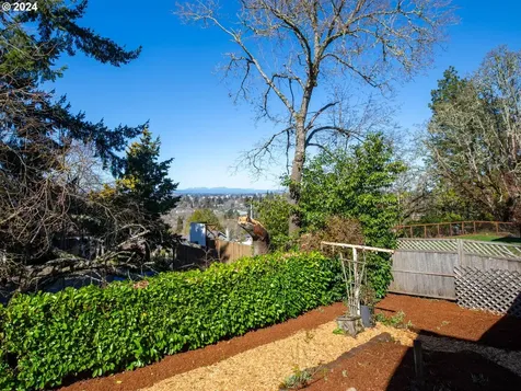 2642 Central Boulevard Eugene OR 97403