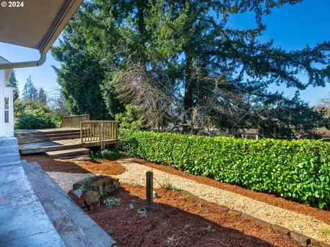 2642 Central Boulevard Eugene OR 97403