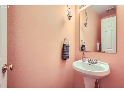 3871 P Street Washougal WA 98671