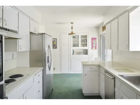 1320 SW Texas Street Portland OR 97219