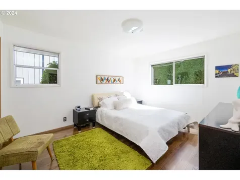 1320 SW Texas Street Portland OR 97219