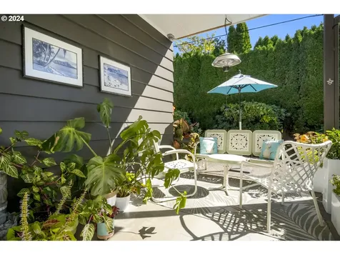 1320 SW Texas Street Portland OR 97219