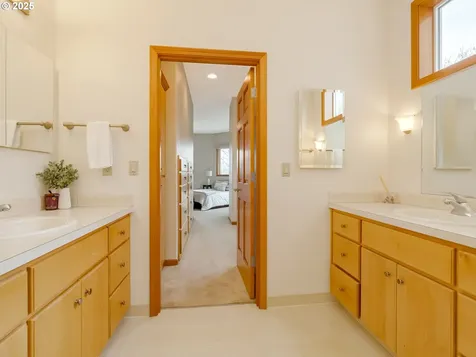 1875 N 15th Court Washougal WA 98671