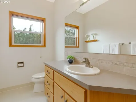 1875 N 15th Court Washougal WA 98671