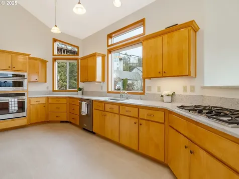 1875 N 15th Court Washougal WA 98671