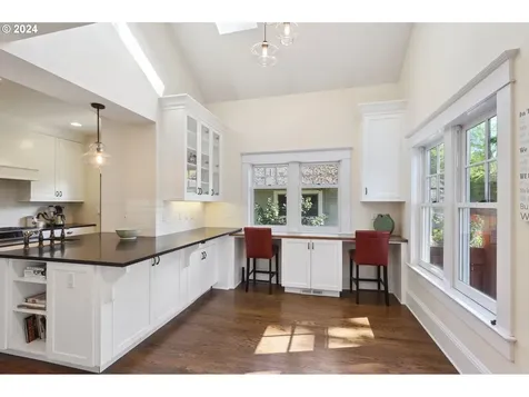 2735 Ne 28th Avenue Portland OR 97212
