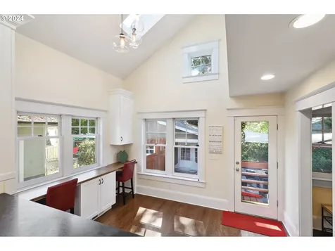 2735 Ne 28th Avenue Portland OR 97212