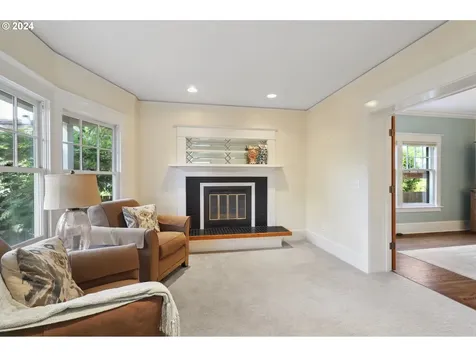 2735 Ne 28th Avenue Portland OR 97212