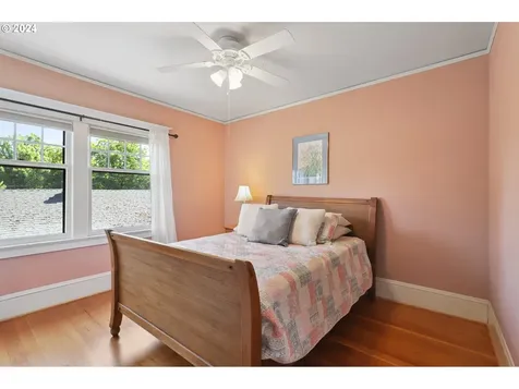 2735 Ne 28th Avenue Portland OR 97212