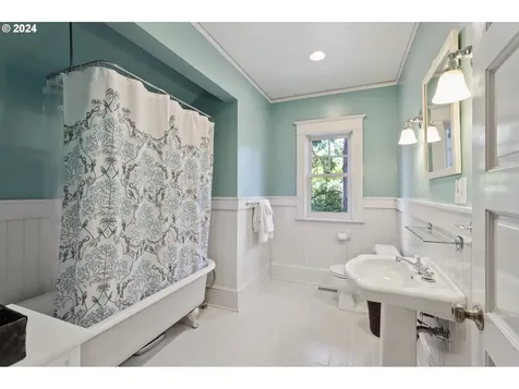 2735 Ne 28th Avenue Portland OR 97212