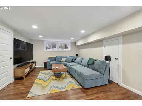 2735 Ne 28th Avenue Portland OR 97212
