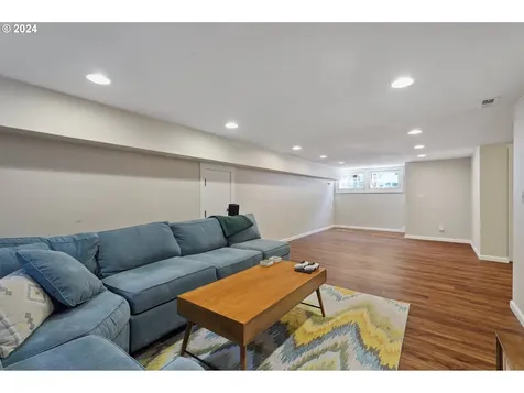 2735 Ne 28th Avenue Portland OR 97212