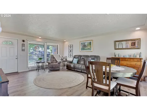 204 Sw 6th Avenue Canby OR 97013
